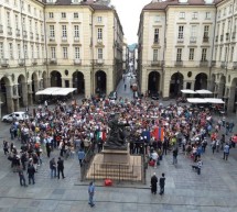 Torino in piazza contro la violenza e l’intolleranza