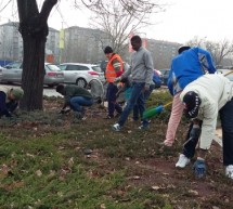 Volontariato civico in piazza Marmolada