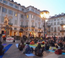 In piazza Carignano il flash mob che ha concluso gli appuntamenti della Settimana Antirazzista