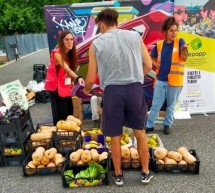 Agosto salvacibo, a Torino la distribuzione della frutta e verdura non va in vacanza. Tutti i venerdì al Parco Dora