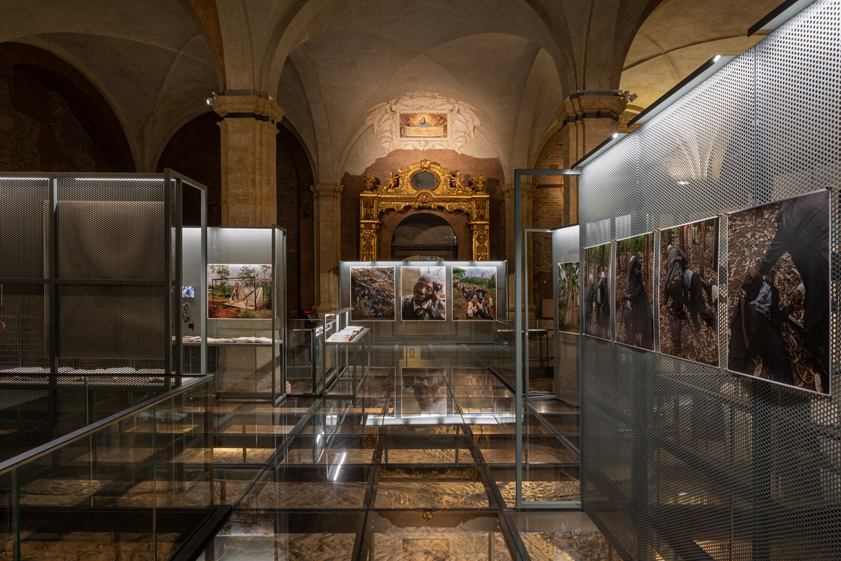 Inaugura State of Emergency, la mostra che anticipa EXPOSED Torino Foto Festival.