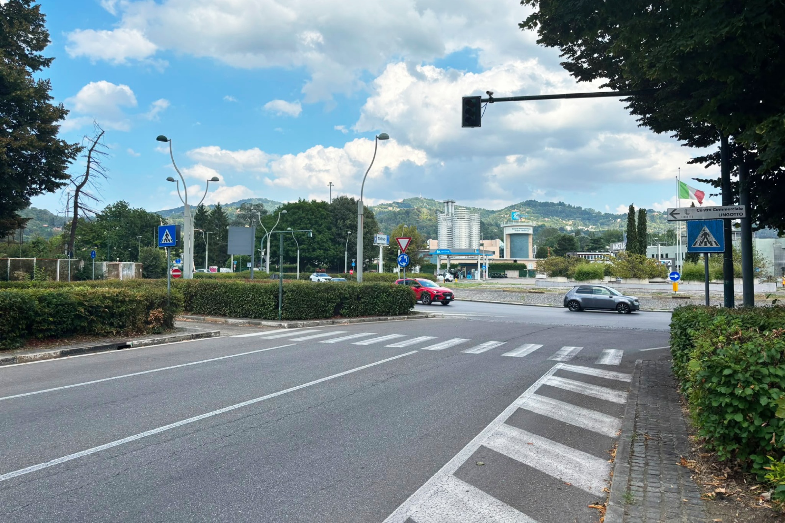 Rotonda Maroncelli e corso Telesio: dal 23 agosto modifiche alla viabilità per lavori di Iren sulla rete del teleriscaldamento