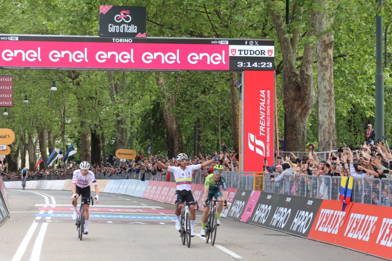 Giro d’Italia: a Torino trionfa allo sprint Jhonatan Narvaez, in un finale di tappa spettacolare