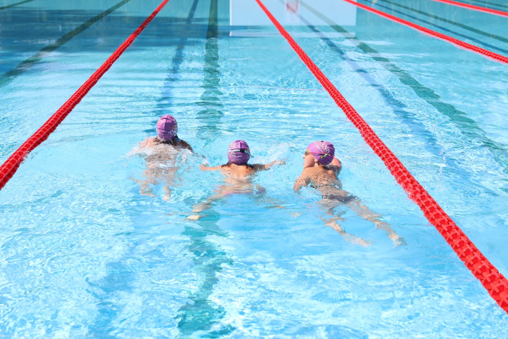 Un tuffo contro il caldo: le piscine aperte a Torino