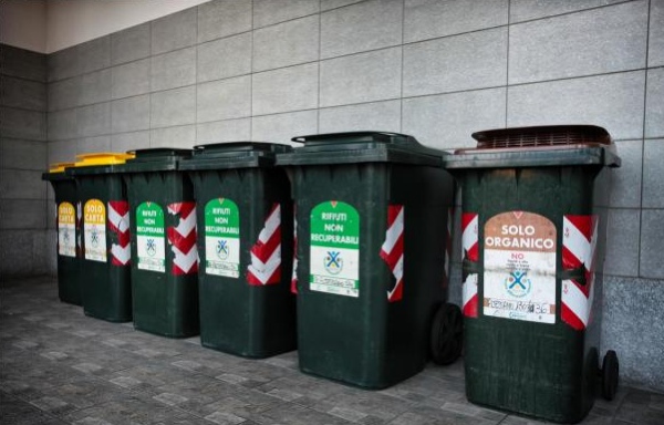 Qualità del servizio integrato di gestione dei rifiuti urbani, approvata la nuova Carta